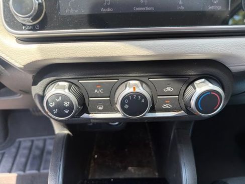 Used 2021 Nissan Versa SV FWD image 18
