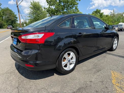 Used 2014 Ford Focus SE w/ SE Winter Package FWD image 6