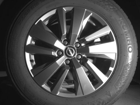 Used 2025 Nissan Pathfinder SV FWD image 17