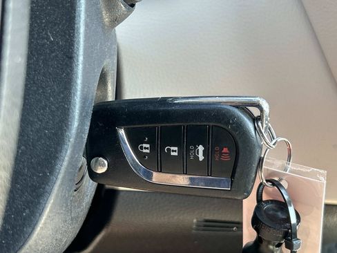 Used 2022 Toyota Corolla LE FWD image 22