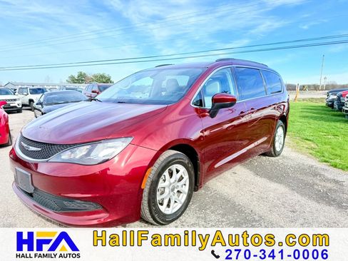 Used 2021 Chrysler Voyager Lxi FWD image 1