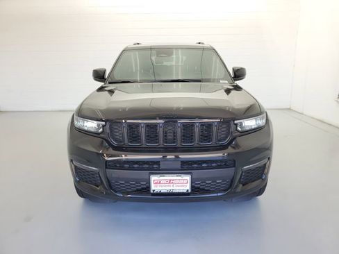 Used 2025 Jeep Grand Cherokee L Limited w/ Black Appearance Package image 3
