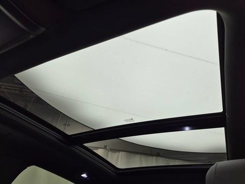 Certified 2023 Cadillac XT5 Sportv w/ LPO, Floor Liner Package AWD/4WD image 19