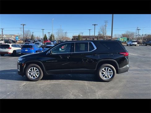 Used 2023 Chevrolet Traverse LS image 5