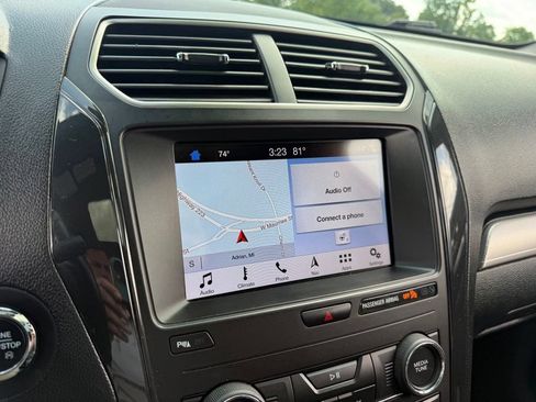 Used 2019 Ford Explorer XLT w/ Equipment Group 202A AWD/4WD image 42