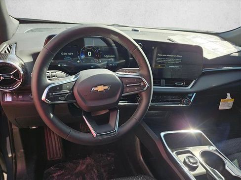 New 2026 Chevrolet Equinox LT w/ Safety and Technology Package FWD image 12