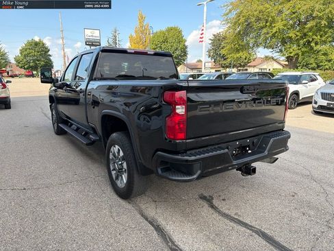 Used 2022 Chevrolet Silverado 2500 Custom w/ Custom Value Package AWD/4WD image 8