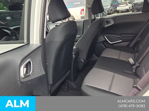 Used 2025 Kia Soul LX w/ LX Technology Package FWD image 6
