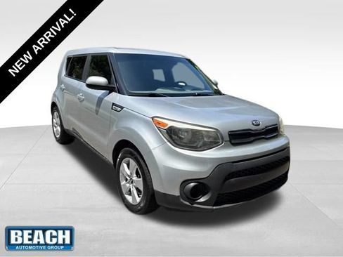 Used 2018 Kia Soul FWD image 1