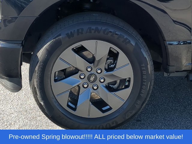 Used 2025 Ford F150 Lightning Flash AWD/4WD image 18