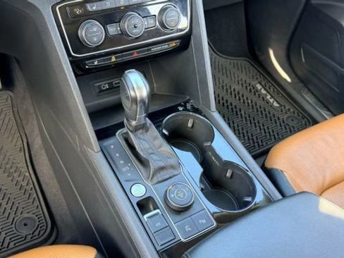 Used 2019 Volkswagen Atlas SEL Premium image 41