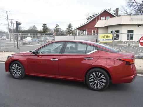 Used 2025 Nissan Altima 2.5 SV image 5