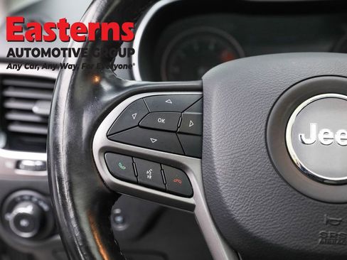 Used 2021 Jeep Cherokee Limited image 15