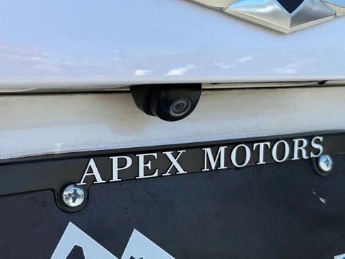 Used 2015 Hyundai Genesis 3.8 RWD image 6