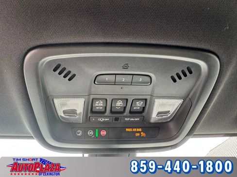Used 2023 Chevrolet Traverse RS AWD/4WD image 33