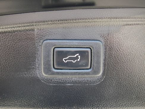 Used 2017 Subaru Outback 2.5i Touring w/ Popular Package #5A AWD/4WD image 30