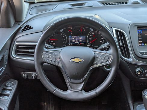 Used 2020 Chevrolet Equinox LT FWD image 24