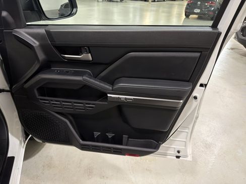 Used 2025 Toyota Tacoma TRD Off-Road AWD/4WD image 38
