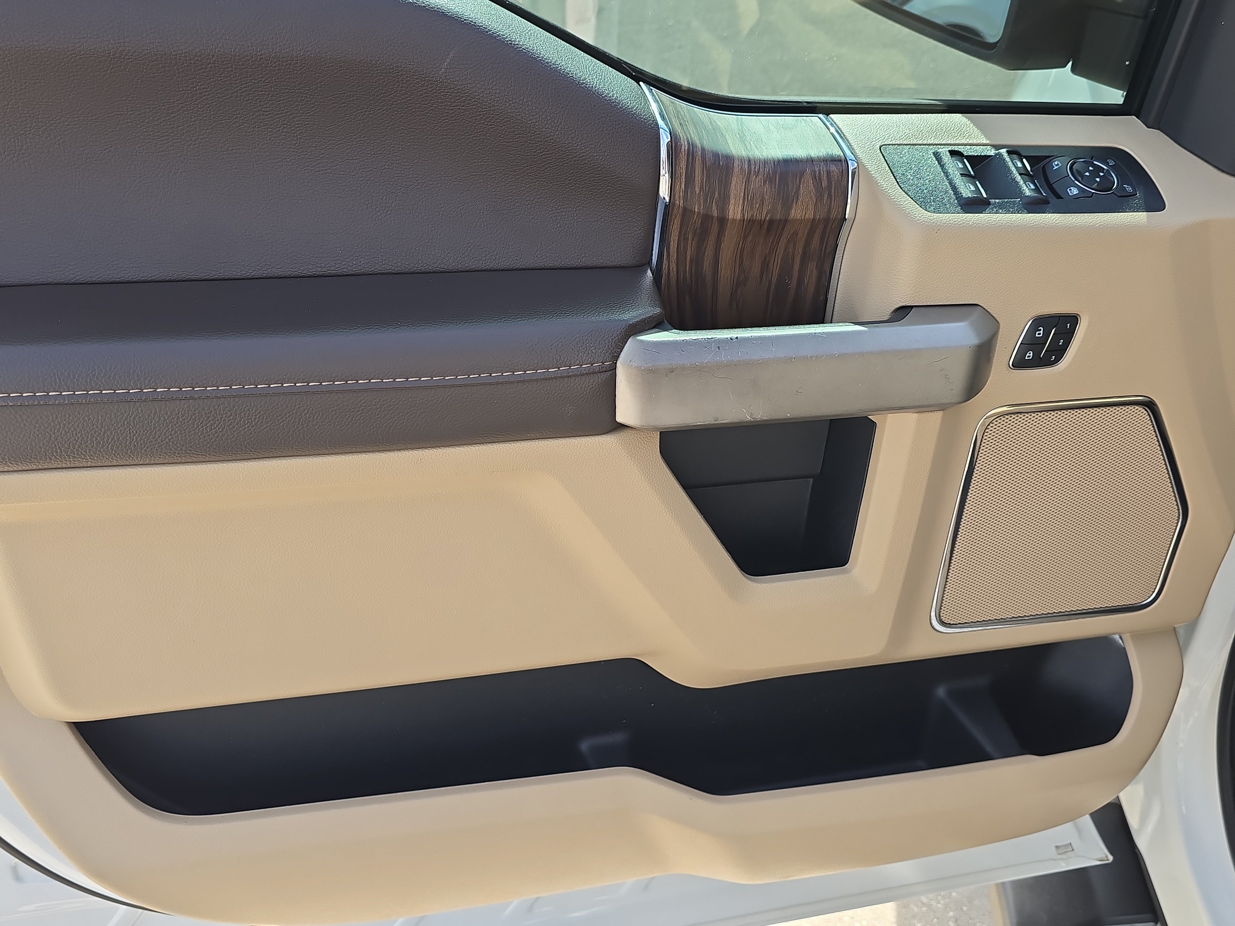 Used 2020 Ford F150 Lariat RWD image 16