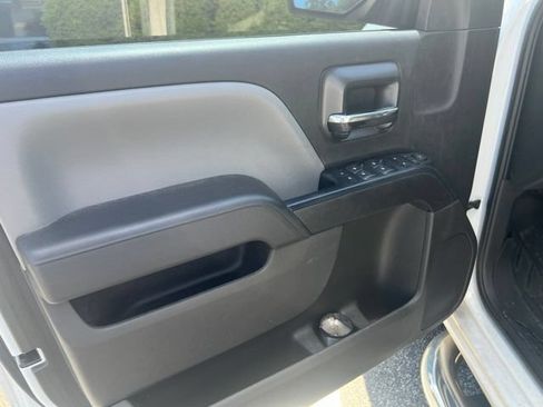 Used 2018 Chevrolet Silverado 1500 Custom w/ Custom Value Package RWD image 12