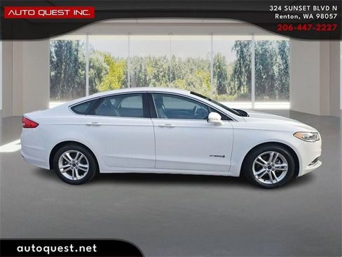 Used 2018 Ford Fusion SE w/ Equipment Group 602A image 4