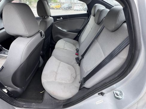 Used 2012 Hyundai Accent GLS FWD image 9