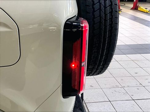 Used 2025 Ford Bronco Outer Banks image 31