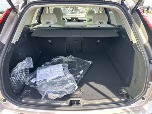 New 2026 Volvo XC60 T8 Ultra w/ Climate Package AWD/4WD image 18
