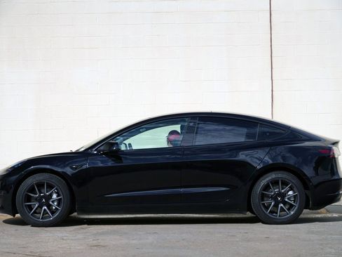 Used 2022 Tesla Model 3 RWD image 9