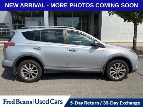 Used 2018 Toyota RAV4 Limited AWD/4WD image 9