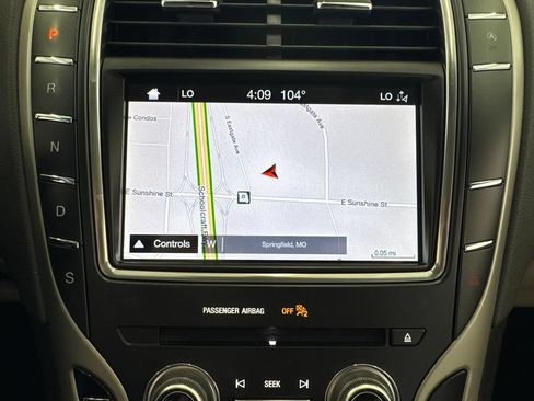 Used 2019 Lincoln Nautilus Select AWD/4WD image 25