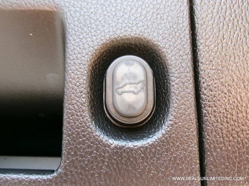 Used 2019 Chevrolet Tahoe LT AWD/4WD image 28