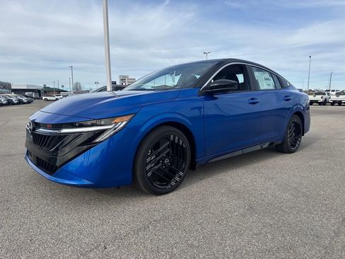 New 2026 Nissan Sentra SR w/ SR Premium Package image 2