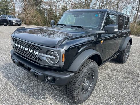 New 2025 Ford Bronco Badlands image 4