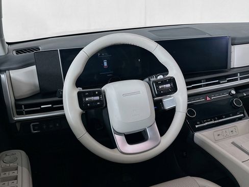 Used 2025 Hyundai Santa Fe SEL FWD image 18