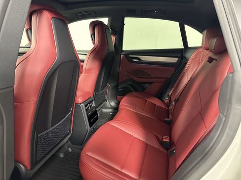 New 2026 Porsche Macan 4 Electric image 27