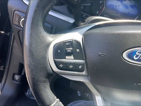 Used 2023 Ford Explorer XLT w/ Equipment Group 202A RWD image 18