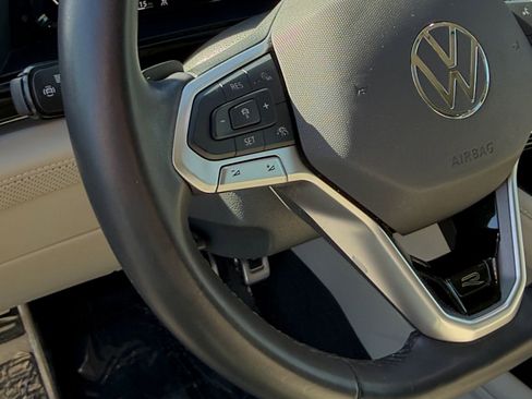 Used 2024 Volkswagen Atlas SEL Premium R-Line image 23