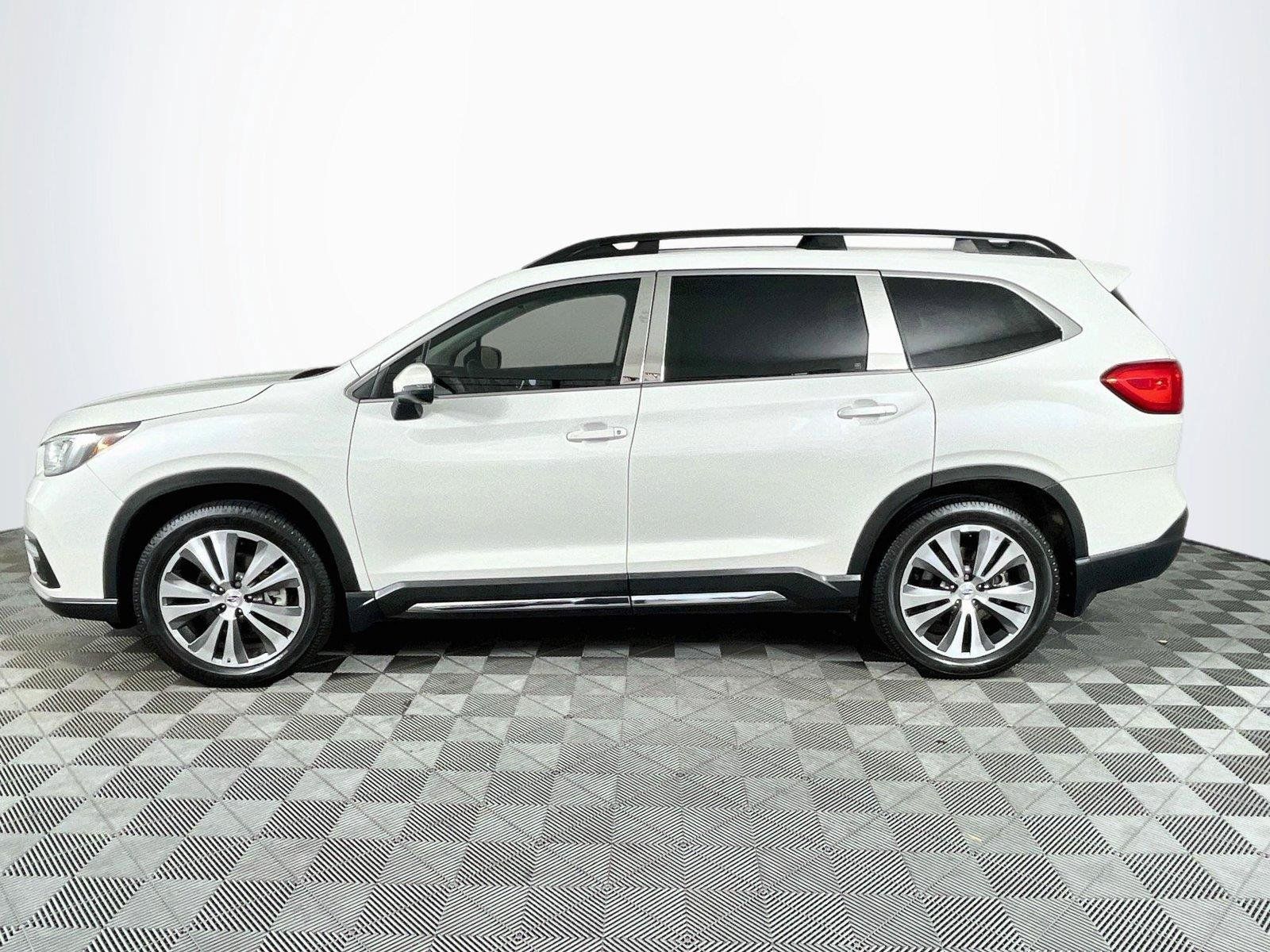 Used 2020 Subaru Ascent Limited w/ Technology Package AWD/4WD image 4