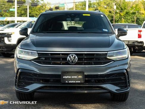Used 2024 Volkswagen Tiguan SE R-Line image 2