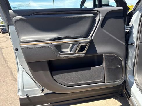 Used 2023 Rivian R1S Adventure AWD/4WD image 11
