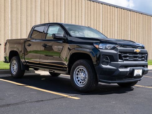 New 2026 Chevrolet Colorado W/T image 2