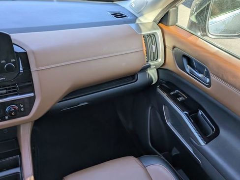 Used 2023 Nissan Pathfinder Platinum w/ Cargo Package AWD/4WD image 19