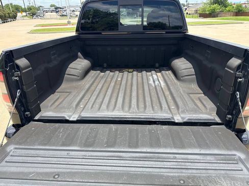 Used 2022 Nissan Frontier SV AWD/4WD image 4