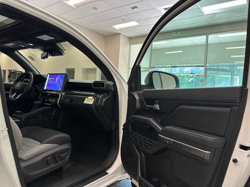New 2026 Toyota Tacoma TRD Off-Road AWD/4WD image 28