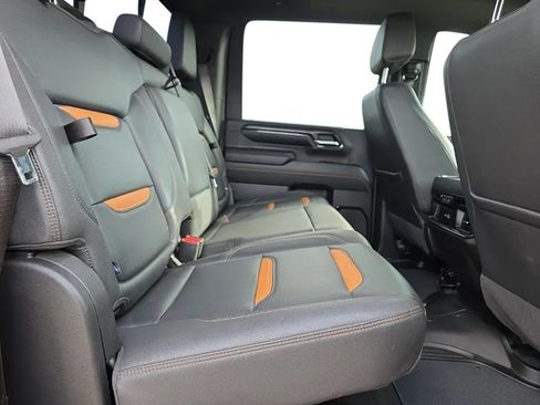 Used 2024 GMC Sierra 2500 AT4 w/ AT4 Preferred Package AWD/4WD image 20