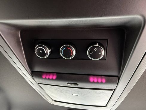Used 2017 Dodge Grand Caravan SE FWD image 25