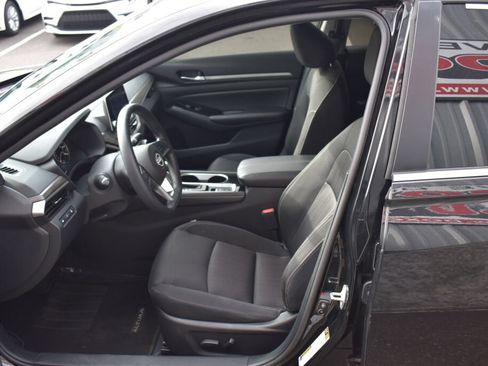 Used 2023 Nissan Altima 2.5 SV AWD/4WD image 18