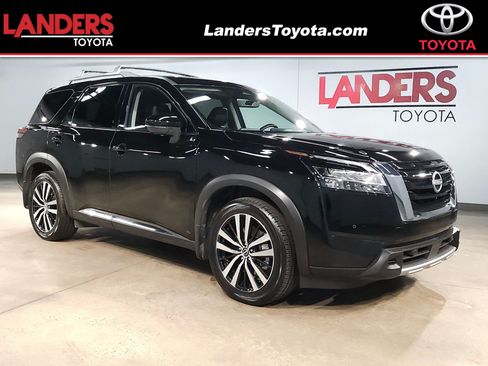 Used 2024 Nissan Pathfinder Platinum AWD/4WD image 1