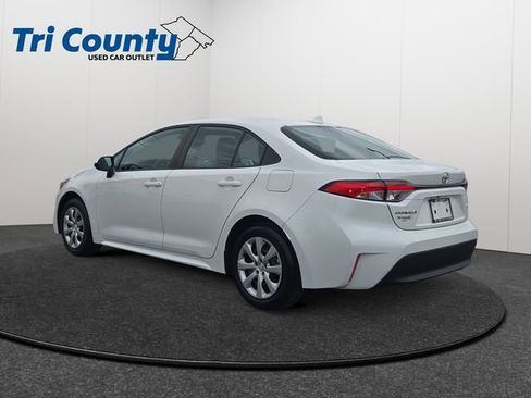 Used 2025 Toyota Corolla LE FWD image 6